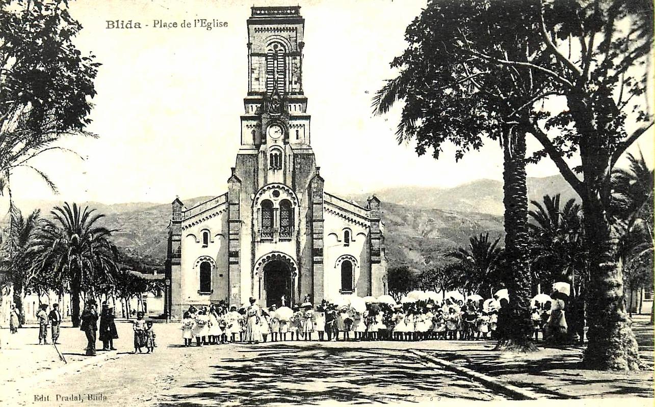 609- Blida - Place de l'Eglise.jpg